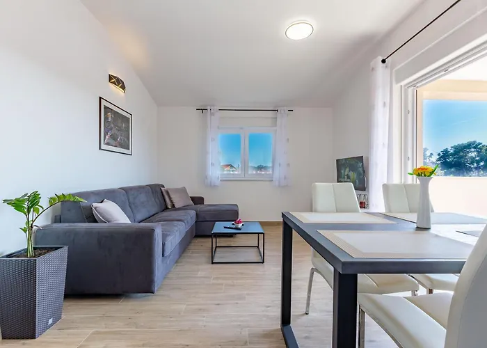 Elena&lana Apartment